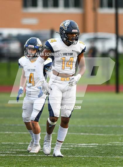 Thumbnail 2 in Victor @ McQuaid Jesuit (NYSPHSAA Section 5 Class AA Football Final) photogallery.
