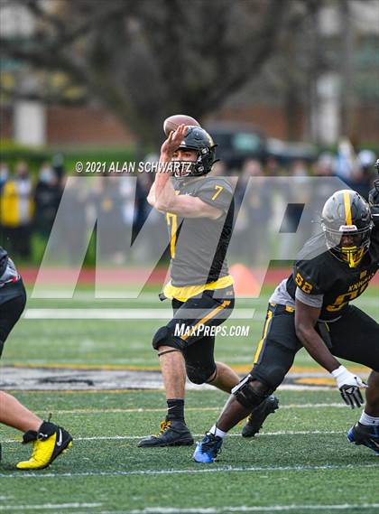 Thumbnail 3 in Victor @ McQuaid Jesuit (NYSPHSAA Section 5 Class AA Football Final) photogallery.