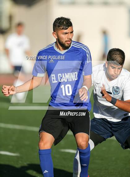 Thumbnail 1 in El Camino Real @ Crescenta Valley photogallery.