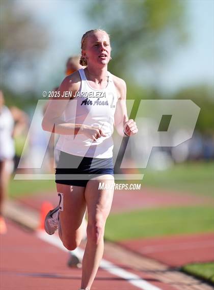Thumbnail 1 in CHSAA Finals 4A (3200 Meter) photogallery.