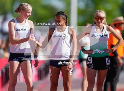 Thumbnail 1 in CHSAA Finals 4A (3200 Meter) photogallery.