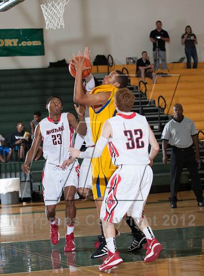 Thumbnail 2 in Creekview vs Samuel (Carrollton-Farmers Branch Basketball Classic) photogallery.