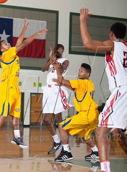 Thumbnail 1 in Creekview vs Samuel (Carrollton-Farmers Branch Basketball Classic) photogallery.