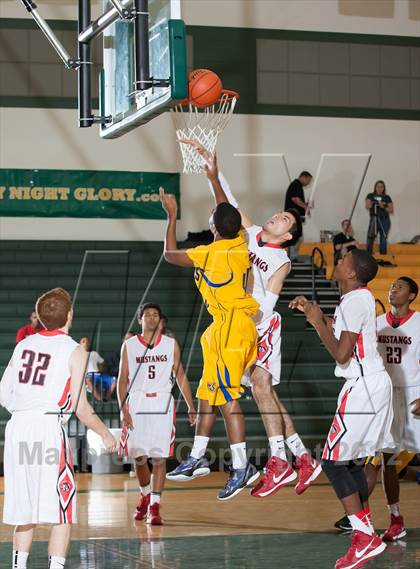 Thumbnail 2 in Creekview vs Samuel (Carrollton-Farmers Branch Basketball Classic) photogallery.