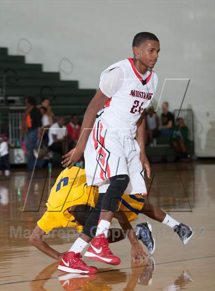 Thumbnail 2 in Creekview vs Samuel (Carrollton-Farmers Branch Basketball Classic) photogallery.
