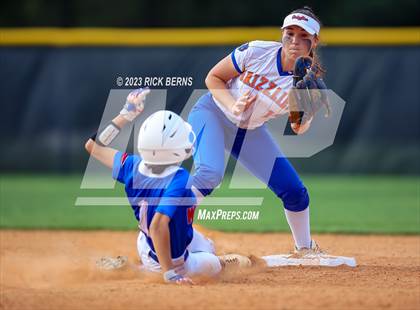 Thumbnail 3 in Grand Oaks @ Oak Ridge photogallery.
