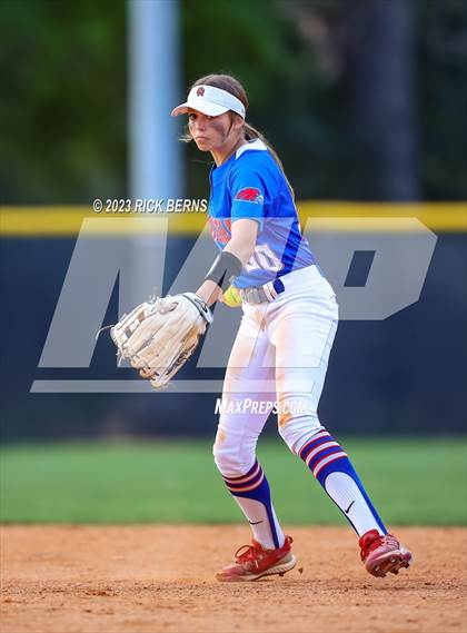 Thumbnail 3 in Grand Oaks @ Oak Ridge photogallery.