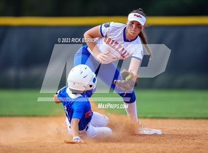 Thumbnail 1 in Grand Oaks @ Oak Ridge photogallery.