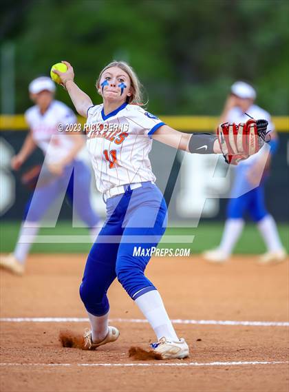 Thumbnail 3 in Grand Oaks @ Oak Ridge photogallery.