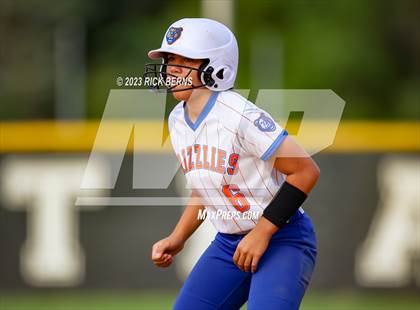 Thumbnail 3 in Grand Oaks @ Oak Ridge photogallery.