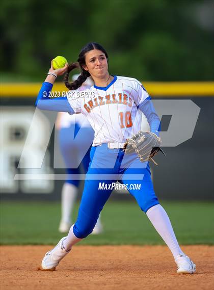 Thumbnail 3 in Grand Oaks @ Oak Ridge photogallery.