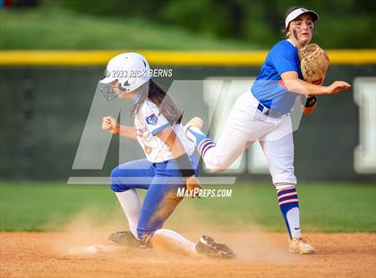 Thumbnail 3 in Grand Oaks @ Oak Ridge photogallery.