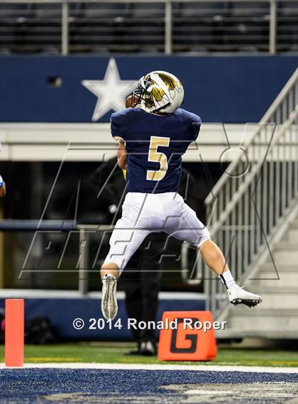 Thumbnail 3 in Keller vs. Plano West (UIL 6A Divion 1 Region 1 Bi-District Playoff) photogallery.