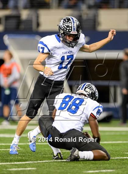 Thumbnail 3 in Keller vs. Plano West (UIL 6A Divion 1 Region 1 Bi-District Playoff) photogallery.