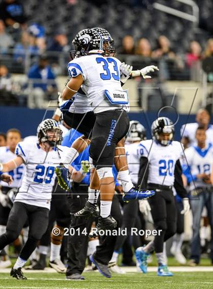 Thumbnail 2 in Keller vs. Plano West (UIL 6A Divion 1 Region 1 Bi-District Playoff) photogallery.