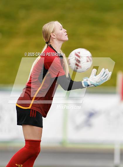Thumbnail 2 in Ridgeline vs. Mountain View (UHSAA 4A Quarter Final) photogallery.