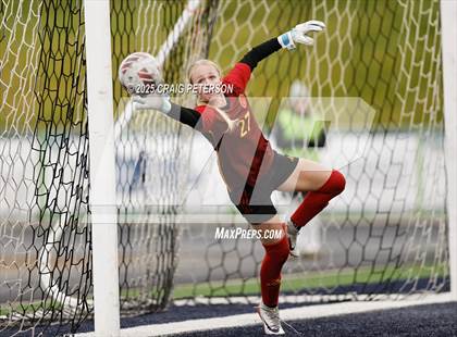Thumbnail 3 in Ridgeline vs. Mountain View (UHSAA 4A Quarter Final) photogallery.