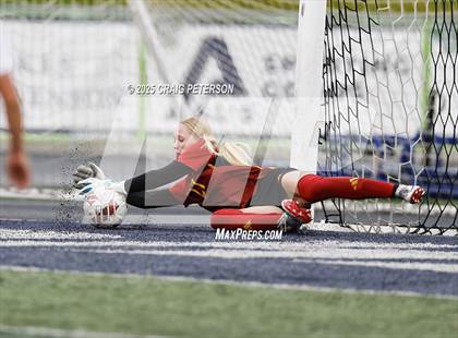 Thumbnail 2 in Ridgeline vs. Mountain View (UHSAA 4A Quarter Final) photogallery.