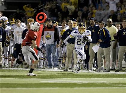Thumbnail 2 in Archbishop Moeller @ Colerain photogallery.