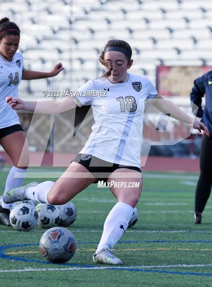 Thumbnail 3 in Oaks Christian vs. Citrus Valley photogallery.