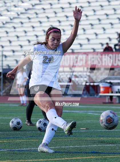 Thumbnail 3 in Oaks Christian vs. Citrus Valley photogallery.