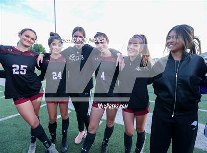 Thumbnail 3 in Oaks Christian vs. Citrus Valley photogallery.