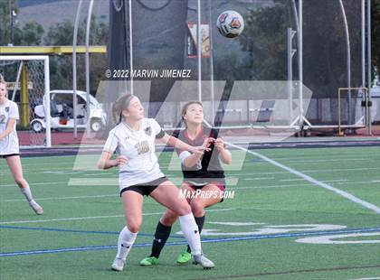Thumbnail 3 in Oaks Christian vs. Citrus Valley photogallery.