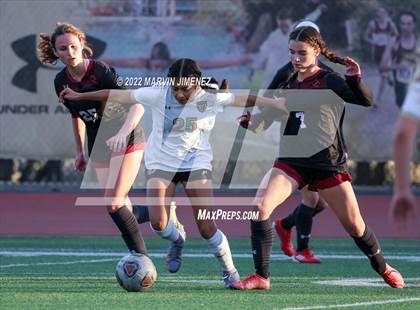 Thumbnail 3 in Oaks Christian vs. Citrus Valley photogallery.