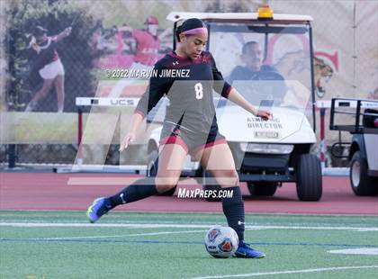 Thumbnail 3 in Oaks Christian vs. Citrus Valley photogallery.
