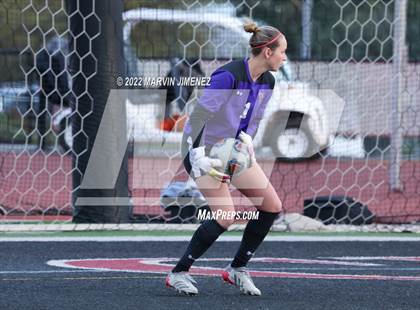 Thumbnail 3 in Oaks Christian vs. Citrus Valley photogallery.