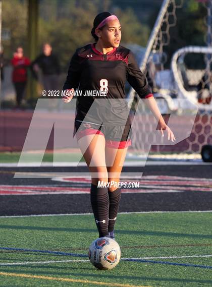 Thumbnail 3 in Oaks Christian vs. Citrus Valley photogallery.