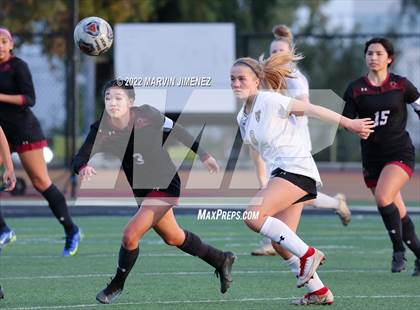 Thumbnail 2 in Oaks Christian vs. Citrus Valley photogallery.