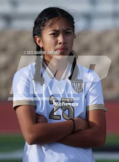 Thumbnail 3 in Oaks Christian vs. Citrus Valley photogallery.