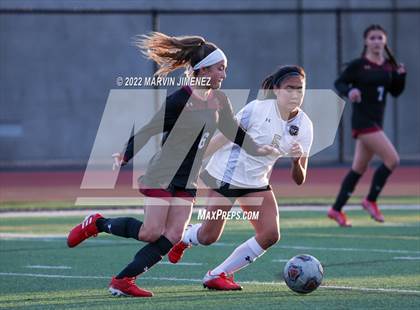 Thumbnail 2 in Oaks Christian vs. Citrus Valley photogallery.