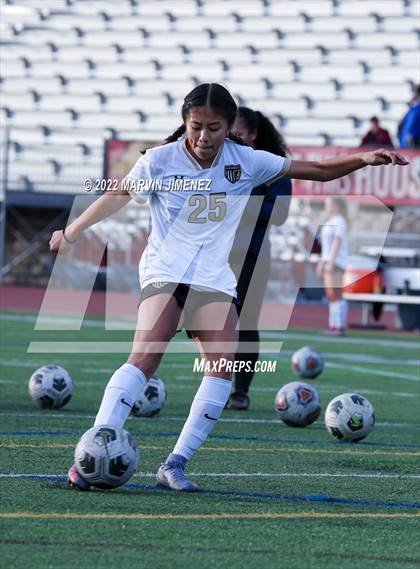 Thumbnail 3 in Oaks Christian vs. Citrus Valley photogallery.