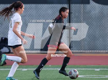 Thumbnail 3 in Oaks Christian vs. Citrus Valley photogallery.