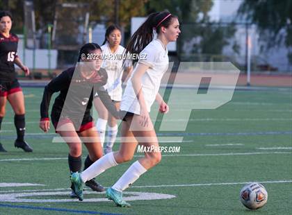 Thumbnail 3 in Oaks Christian vs. Citrus Valley photogallery.