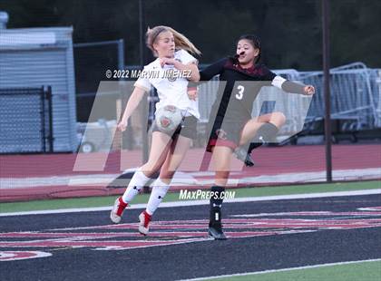 Thumbnail 3 in Oaks Christian vs. Citrus Valley photogallery.