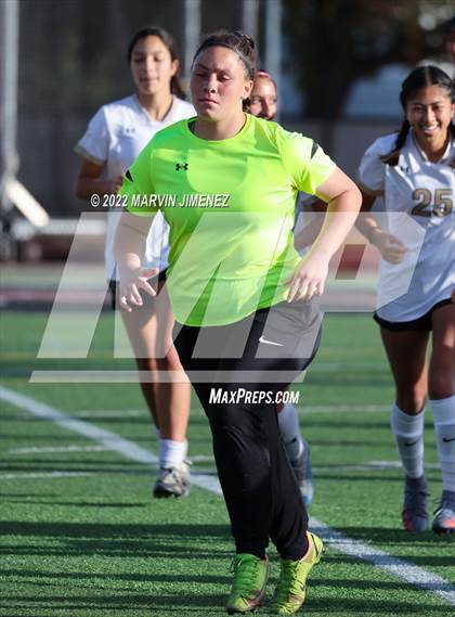 Thumbnail 3 in Oaks Christian vs. Citrus Valley photogallery.