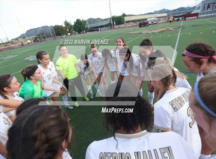 Thumbnail 2 in Oaks Christian vs. Citrus Valley photogallery.