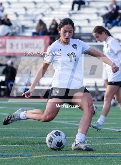 Thumbnail 2 in Oaks Christian vs. Citrus Valley photogallery.