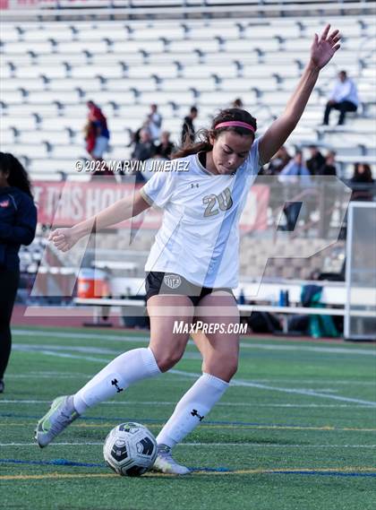 Thumbnail 2 in Oaks Christian vs. Citrus Valley photogallery.