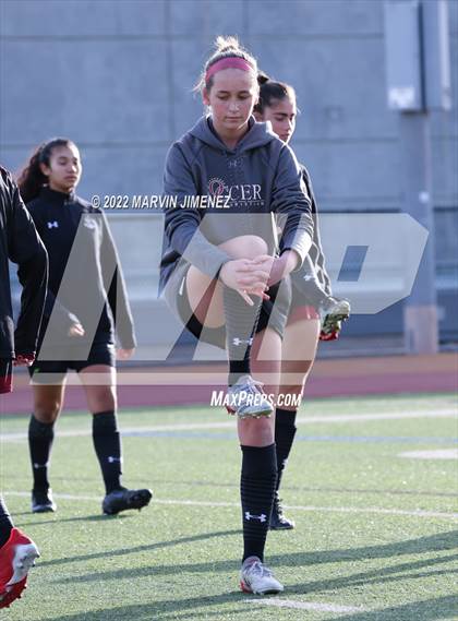 Thumbnail 3 in Oaks Christian vs. Citrus Valley photogallery.