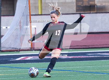 Thumbnail 3 in Oaks Christian vs. Citrus Valley photogallery.