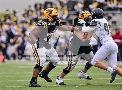 Thumbnail 2 in Fort Bend Marshall vs. Lake Creek (UIL 5A Regional Semifinal) photogallery.