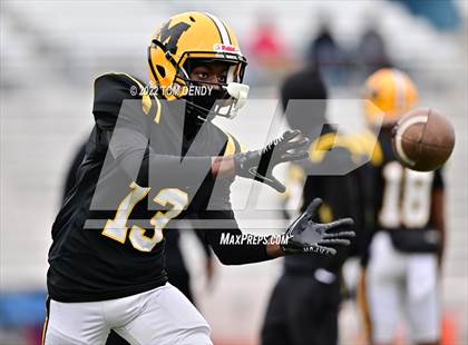 Thumbnail 2 in Fort Bend Marshall vs. Lake Creek (UIL 5A Regional Semifinal) photogallery.