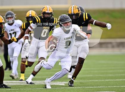Thumbnail 3 in Fort Bend Marshall vs. Lake Creek (UIL 5A Regional Semifinal) photogallery.