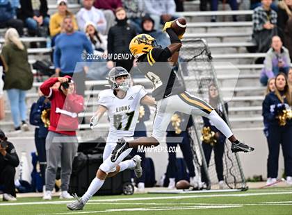 Thumbnail 1 in Fort Bend Marshall vs. Lake Creek (UIL 5A Regional Semifinal) photogallery.