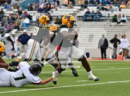 Thumbnail 2 in Fort Bend Marshall vs. Lake Creek (UIL 5A Regional Semifinal) photogallery.