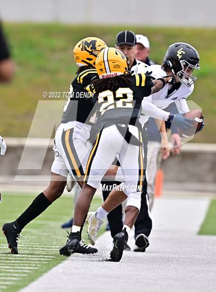Thumbnail 2 in Fort Bend Marshall vs. Lake Creek (UIL 5A Regional Semifinal) photogallery.